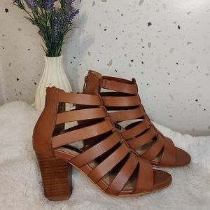 Stunning orange heels